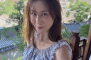 享受生活！周鹏更新社媒与妻子旅游：丽江 大风吹