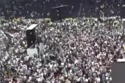 久违的冠军！众多热刺球迷在主场庆祝夺冠